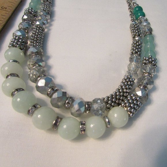 WHBM Green beaded necklace and Earings - Picture 6 of 6